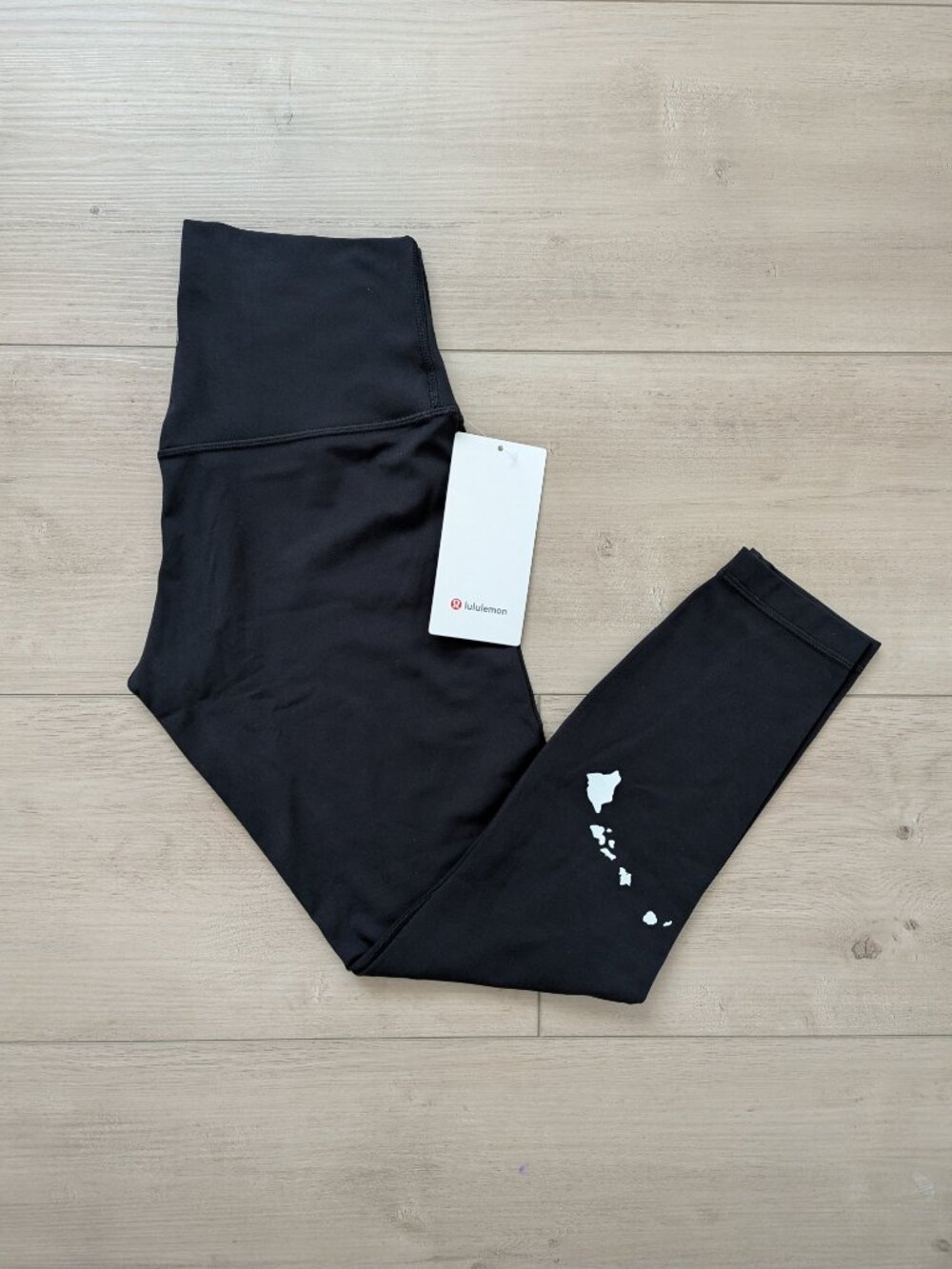 NWT Lululemon Black Hawaii Islands Edition Align HR 25” Pant Leggings Size 8